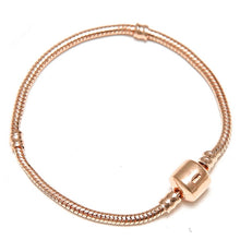 Load image into Gallery viewer, Luxury Clover Charm Bracelet