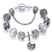 Load image into Gallery viewer, Clover Charm Bracelet
